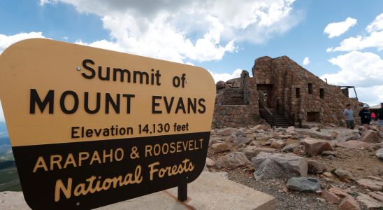 Mountains in Colorado get native names back