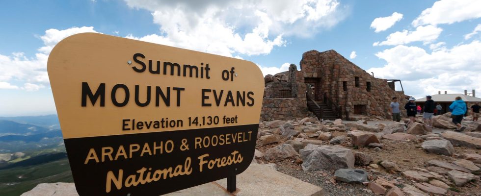 Mountains in Colorado get native names back