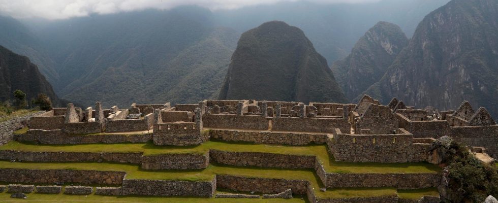 Peru closes parts of Machu Picchu