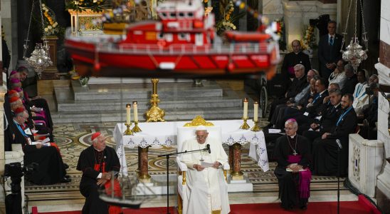 Pope Francis began his visit to the south in Marseille