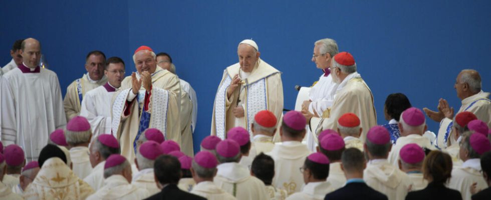 Pope Francis ends his visit to Marseille with a new