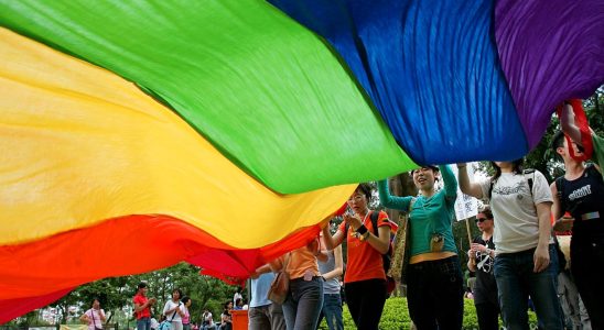 Same sex partnerships become legal in Hong Kong