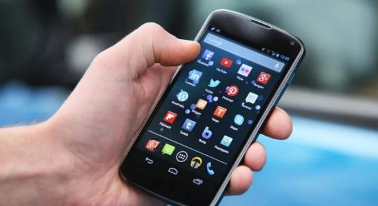 Sarnia officials seeking answers about spotty cell coverage