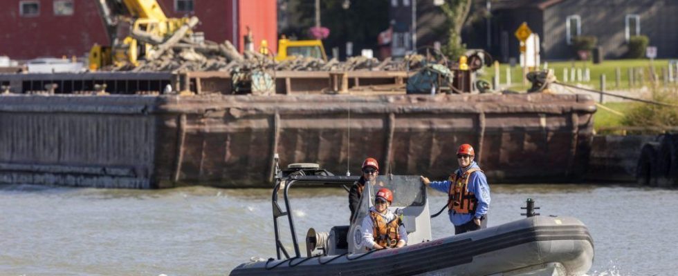 Search continues for London boater missing in Lake Erie