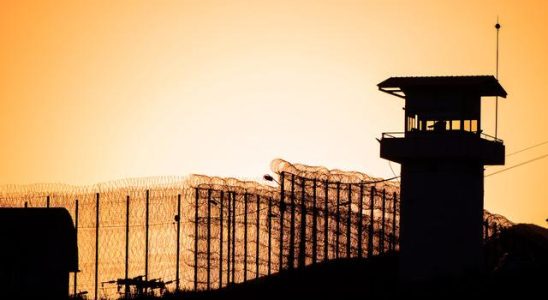 Sexual intercourse scandal in Israeli prison Prisoner and 4 female