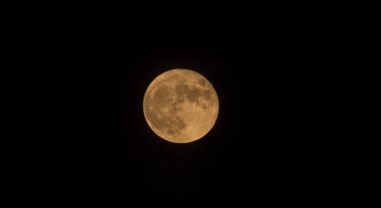 Super blue moon photo and impact on sleep
