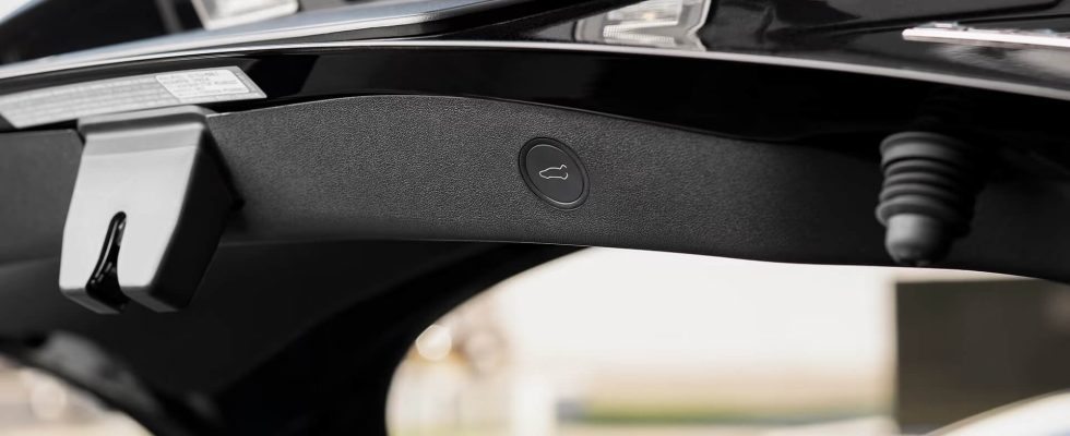 Tesla introduced an electric trunk update for Model 3 vehicles
