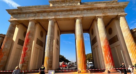The Brandenburg Gate was painted red in climate protest
