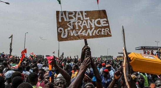 Thousands in anti French demonstration in Niger