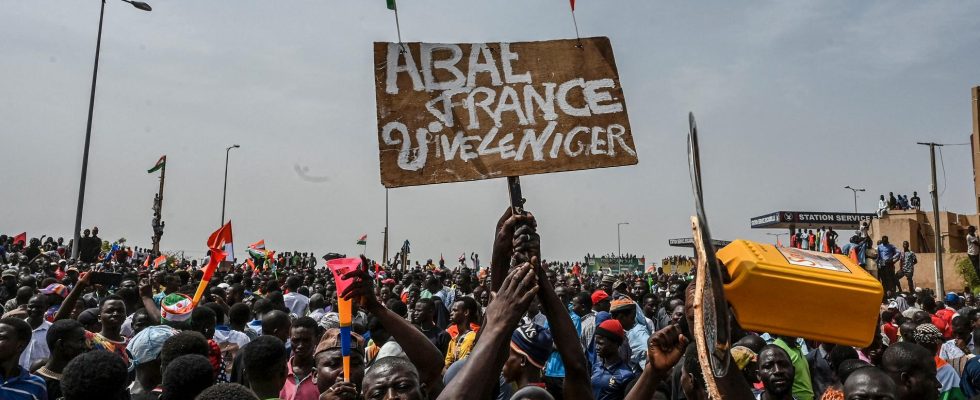 Thousands in anti French demonstration in Niger