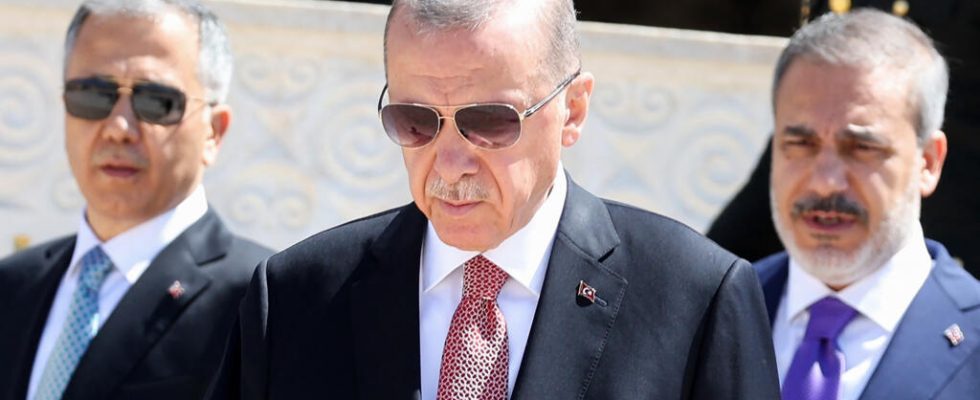 Visiting Russia Erdogan hopes to change Putins position on the