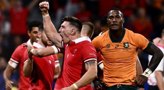 Wales qualifies for the quarters by sweeping Australia