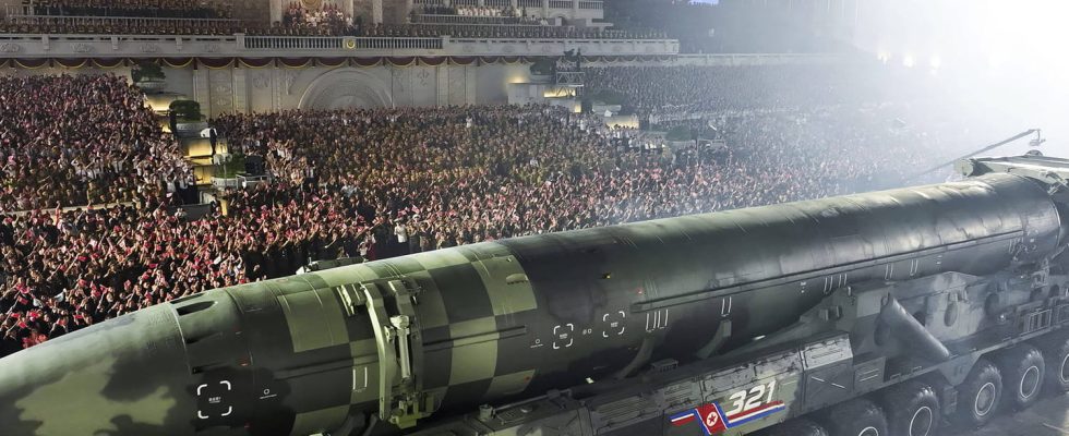 What weapons does Russia expect from North Korea