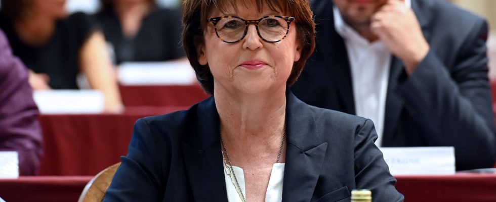 Why is Martine Aubry the target of a corruption complaint