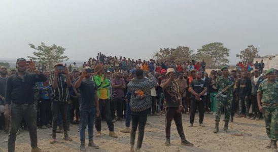 artisanal miners demonstrate in Kolwezi