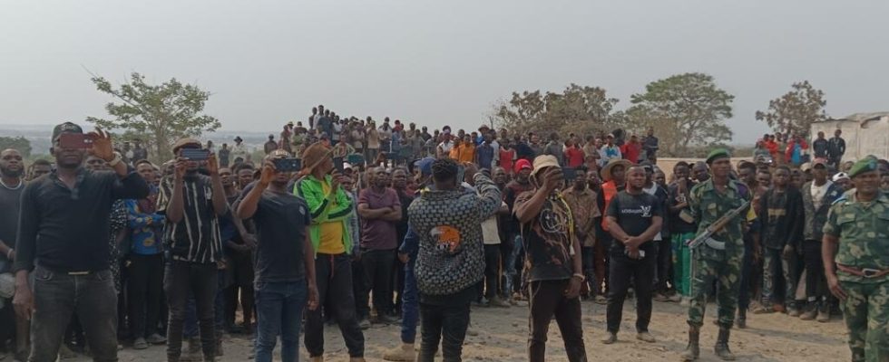 artisanal miners demonstrate in Kolwezi