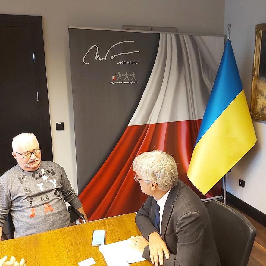Lech Walesa, on October 17, 2023, in Gdansk, answers questions from L'Express in his office, located in the same building as the "Solidarnosc museum" (European Solidarity Center, ESC)