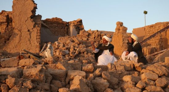 63 magnitude earthquake kills around 100 people in Herat province