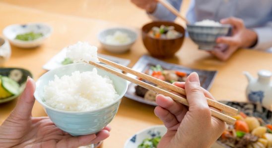 9 good Japanese eating habits to stay in shape