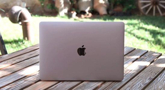 Apple Discontinues the 13 Inch MacBook Pro