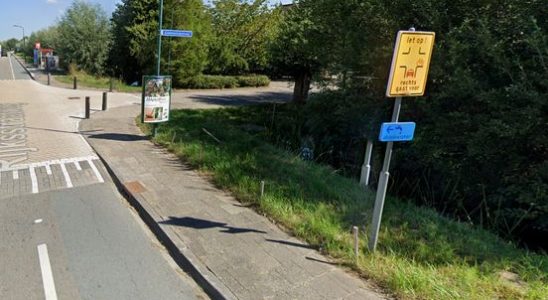 Baambrugge removes unnecessary traffic signs who will follow
