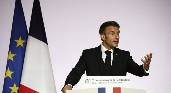 Emmanuel Macron and the referendum jumping to better retreat