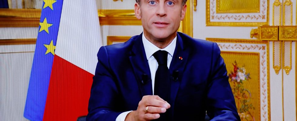 Emmanuel Macron facing the specter of a nation that is