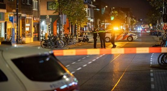 Nighttime explosion at Utrecht restaurant windows and front door damaged