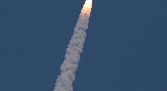 Progress of Indian space probe towards solar orbit