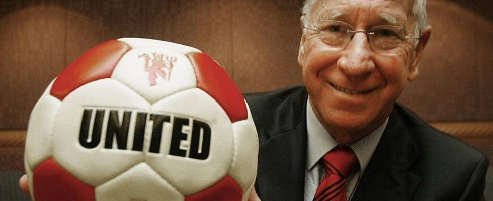 Sir Bobby Charlton monument of English football has died