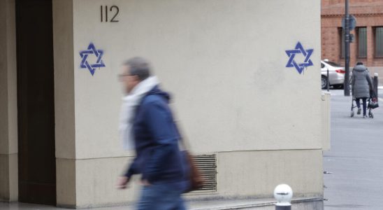 Stars of David tagged on buildings in Paris an investigation