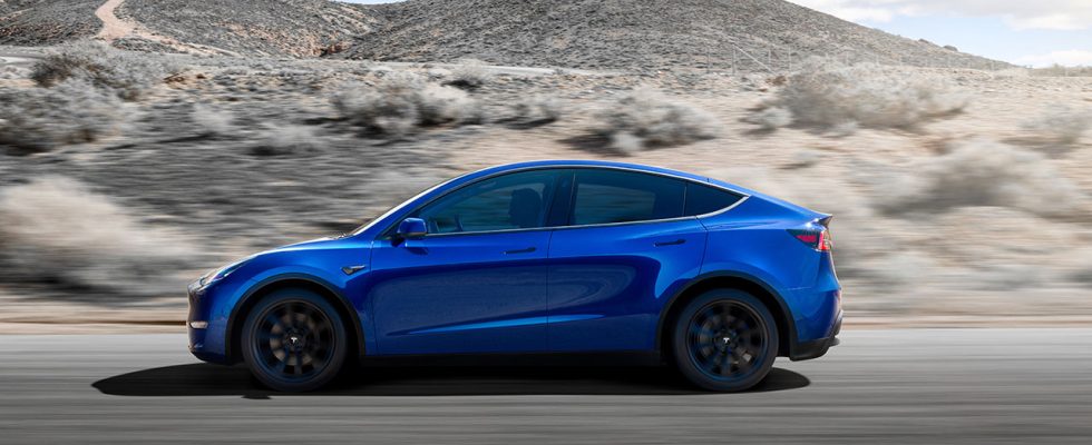 Tesla Drops Model 3 and Model Y Prices in the