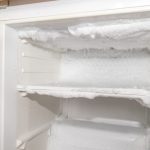 The best solutions for defrosting a refrigerator and freezer