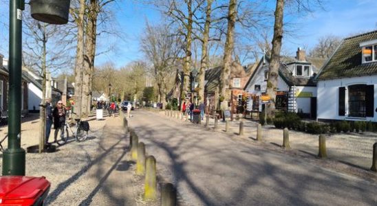The only main road in Lage Vuursche will be closed