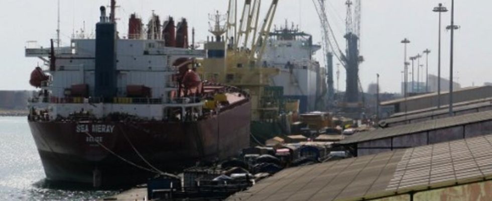 The port of Cotonou no longer accepts goods destined for