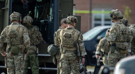 United States manhunt after killing in Maine which left at