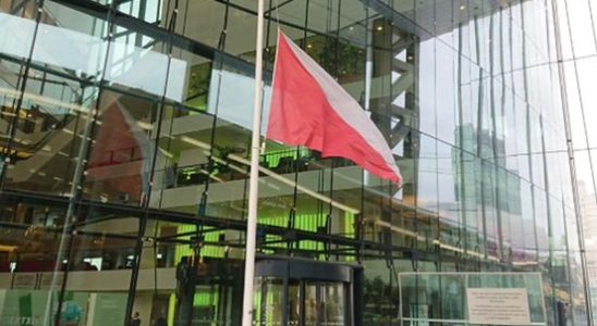 Utrecht hangs Utrecht flag at half mast for victims of violence