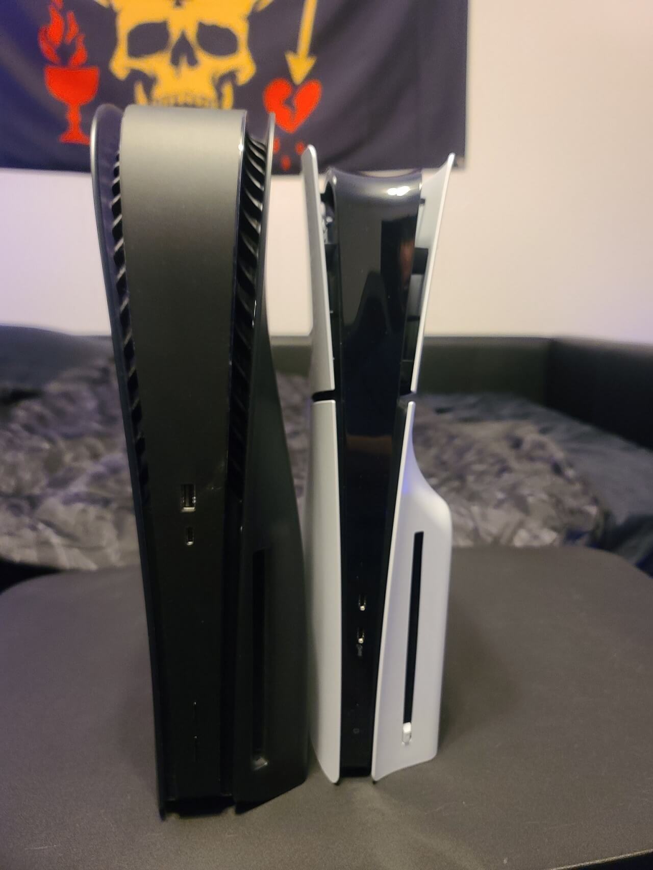 1698909537 370 Comparison between Old PS5 and New Slim PS5 became a