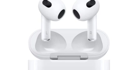1700751681 the AirPods 3 are falling in price the Pro 2