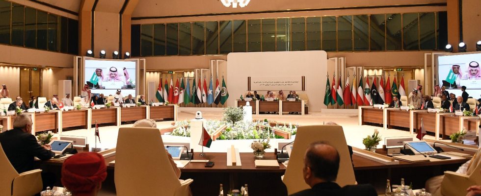 Arab and Iranian leaders gathered for a summit in Riyadh