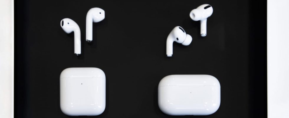 Black Friday AirPods here we go AirPods 3 AirPods 2