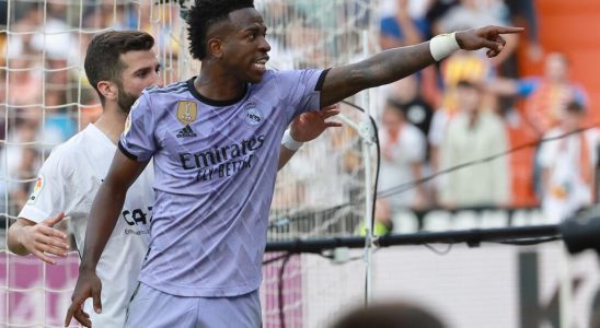 Brazilian Vinicius Jr extends contract with Real Madrid until 2027