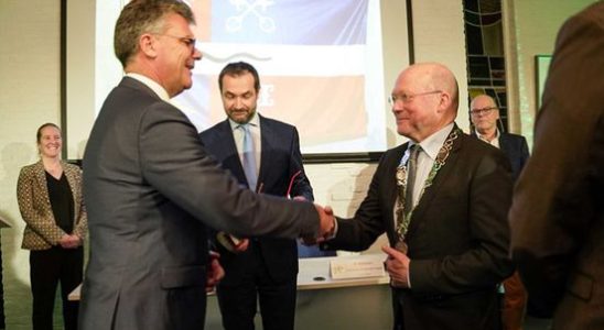 Divendal starts third term as mayor of De Ronde Venen