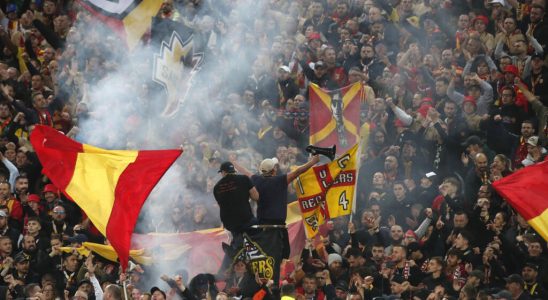 Facing Arsenal Lensois supporters return to the European scene