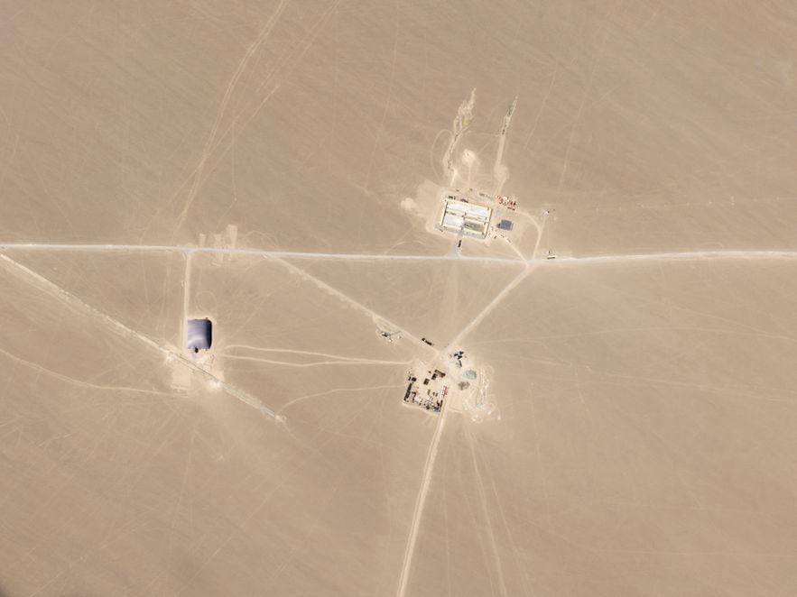 Satellite images of Chinese silos under construction