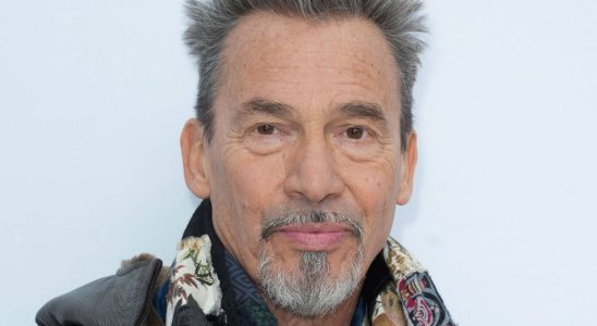 Florent Pagny has finished his treatments but is not declaring
