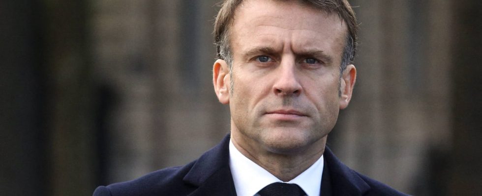 Macron receives representatives of religions a response to his absence