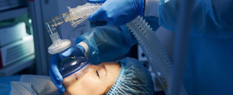Many patients under anesthesia suffer from sexual hallucinations we explain