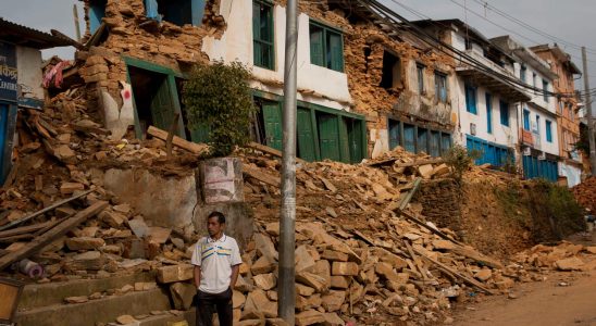 Over a hundred dead after earthquake in Nepal