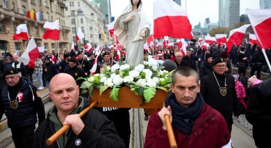 Poland nationalists demobilized for independence day